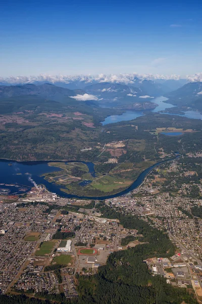 Güneşli Bir Yaz Sabahı Vancouver Adası Nda Küçük Bir Kasaba — Stok fotoğraf