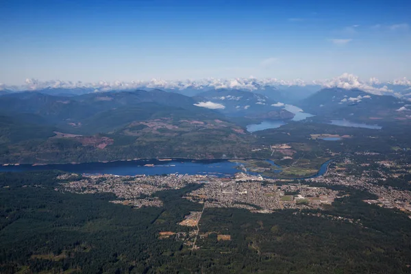 Vista Aérea Una Pequeña Ciudad Port Alberni Isla Vancouver Durante — Foto de Stock