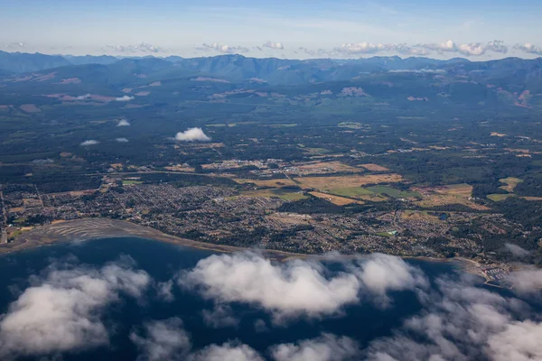 Vista Aérea Uma Pequena Cidade Parksville Ilha Vancouver Durante Uma — Fotografia de Stock