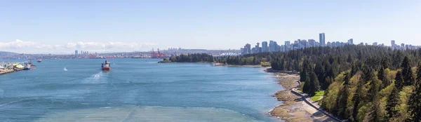 Canlı Güneşli Bir Gün Boyunca Stanley Park Downtown City Havadan — Stok fotoğraf