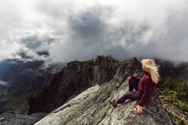 Adventurous Girl Top Rugged Rocky Mountain Cloudy Summer Morning Taken — Stock Photo, Image