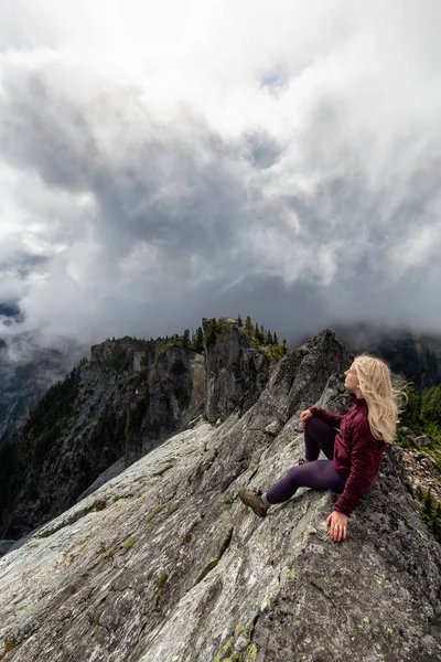 꼭대기에 크라운 마운틴 밴쿠버 캐나다에서 — 스톡 사진