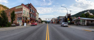 Greenwood, British Columbia, Kanada - 31 Ağustos 2019: Bulutlu bir yaz sabahı Bc'de Küçük Tarihi Bir Kasabanın Güzel Görünümü.