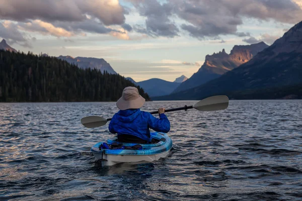 때아름다운 캐나다 산맥에 글레이셔 이었다 Taken Upper Waterton Lake Alberta — 스톡 사진