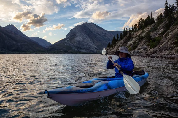 때아름다운 캐나다 산맥에 글레이셔 이었다 Taken Upper Waterton Lake Alberta — 스톡 사진