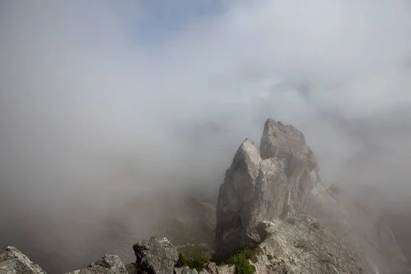 Pemandangan Indah Canadian Mountain Landscape Selama Musim Panas Yang Mendung — Stok Foto