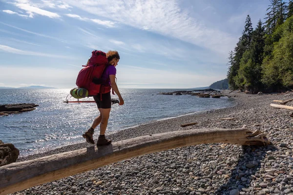 Fille Aventureuse Randonnée Juan Fuca Trail Chin Beach Sur Côte — Photo