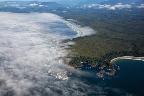 Vue Aérienne Haut Une Belle Plage Couverte Nuages Brouillard Sur — Photo