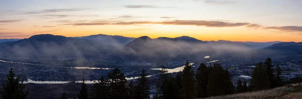 Vacker Panoramautsikt Över Kanadensisk Stad Kamloops Färgglad Sommar Soluppgång Beläget — Stockfoto