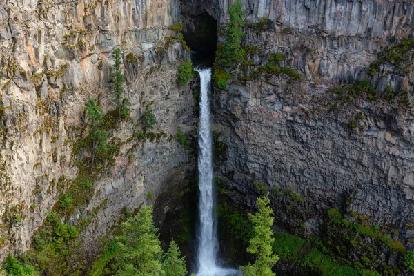 Beautiful View Waterfall Canadian Mountain Landscape Sunny Cloudy Day Taken — Stock Photo, Image