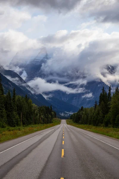 Όμορφη Θέα Του Yellowhead Highway Όρος Robson Στο Παρασκήνιο Κατά — Φωτογραφία Αρχείου