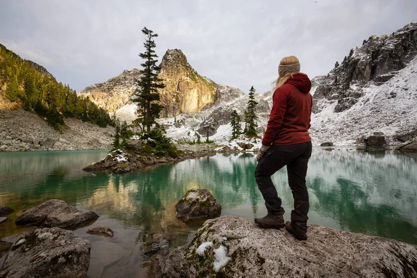 Adventurosa Menina Colômbia Britânica — Fotografia de Stock