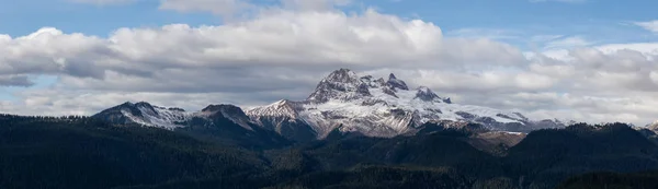 Belle Vue Panoramique Sur Paysage Montagneux Canadien Lors Une Soirée — Photo