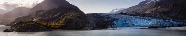 Vacker Panoramautsikt Över Tidewater Glacier American Mountain Landskap Ocean Coast — Stockfoto