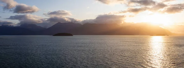 Vacker Panoramautsikt Över American Mountain Landskap Ocean Coast Grumlig Och — Stockfoto