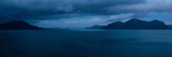 Панорамный Вид Американские Горные Ландшафты Океанском Побережье Время Пасмурного Красочного — стоковое фото