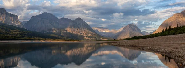 Beautiful Panoramic View American Rocky Mountain Landscape Cloudy Morning Sunrise — стокове фото