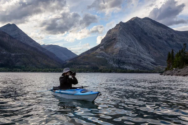 때아름다운 캐나다 산맥에 글레이셔 이었다 Taken Upper Waterton Lake Alberta — 스톡 사진