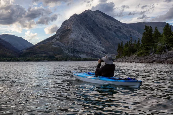 때아름다운 캐나다 산맥에 글레이셔 이었다 Taken Upper Waterton Lake Alberta — 스톡 사진