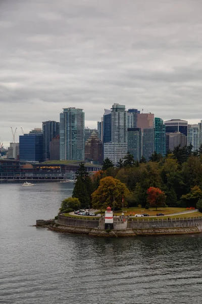 Brockton Point Leuchtturm Stanley Park Mit Vancouver Innenstadt Kanada Hintergrund — Stockfoto