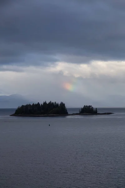 Vacker Utsikt Över Öarna Havskusten Stormig Morgon Med Regnbåge Tagen — Stockfoto