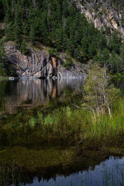 Bela Vista Lago Crown Marble Canyon Provincial Park Durante Verão — Fotografia de Stock