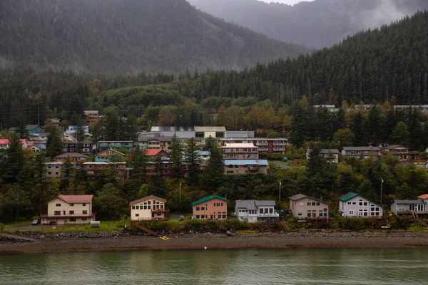 Beautiful View Small Town Juneau Cloudy Morning Mountains Background Taken — Stock Photo, Image