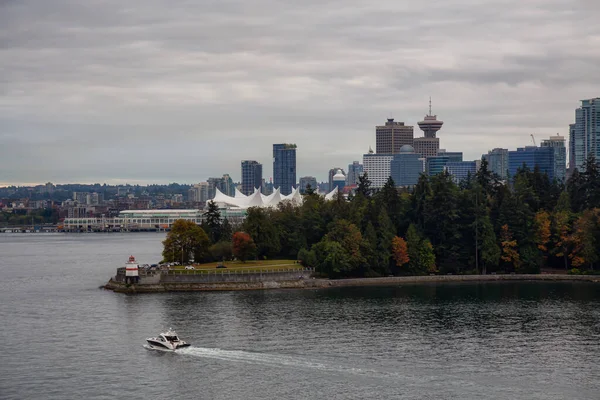 Faro Brockton Point Stanley Park Con Vancouver Downtown Canada Sullo — Foto Stock