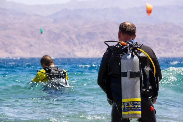 Eilat Israël April 2019 Scuba Diver Bereidt Zich Voor Een — Stockfoto