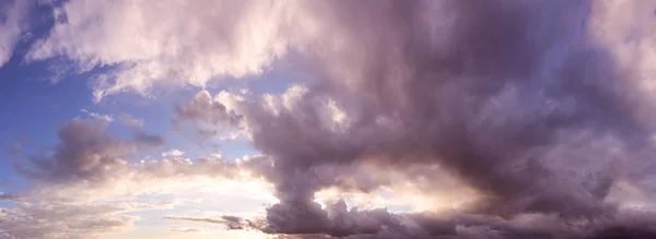 Bela vista panorâmica de Cloudscape — Fotografia de Stock