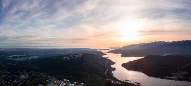 Modern Şehrin Havadan Panoramik Görünümü, Vancouver, BC, Kanada