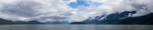 Bella vista panoramica del Howe Sound — Foto Stock
