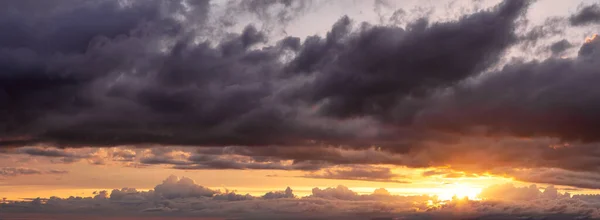 Bela vista panorâmica de Cloudscape — Fotografia de Stock