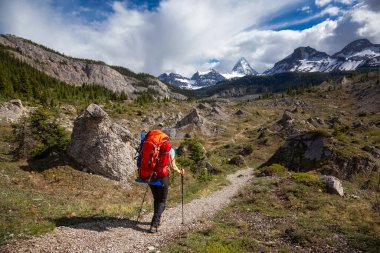 Banff yakınlarındaki Assiniboine Dağı İl Parkı 'nda Macera Yolculuğu