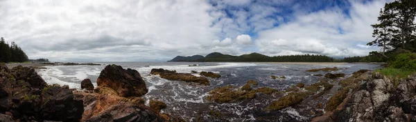 Beautiful Panoramic View of West Pacific Ocean Coast on the Northern Vancouver Island — Stock Photo, Image