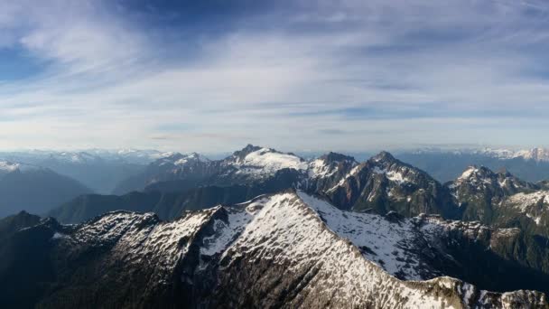 Sinemagraf Devamlı Döngü Animasyonu. Güzel Kanada Dağ Manzarası Havadan Görünümü. — Stok video