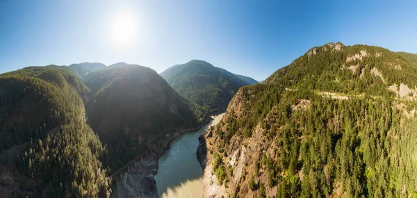 Prachtig panoramisch uitzicht op de Canadese natuur — Stockfoto