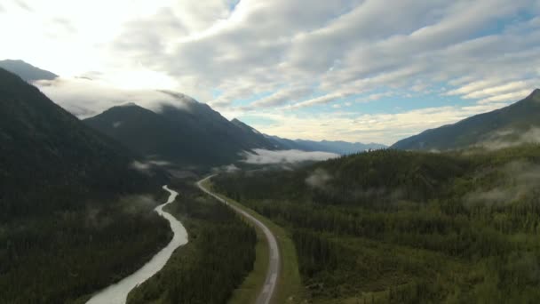 Pintoresca vista de la carretera panorámica desde arriba — Vídeo de stock