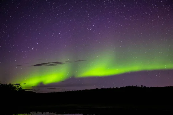 Aurora boreale, nella natura canadese — Foto Stock