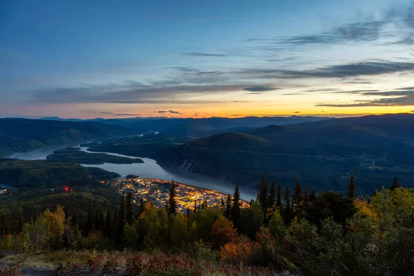 Panorámás kilátás Dawson City Lights — Stock Fotó