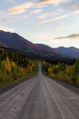 Dempster Otoyolu, Yukon, Kanada