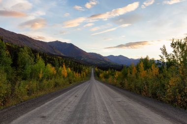 Dempster Otoyolu, Yukon, Kanada