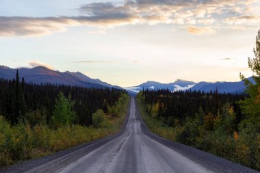 Dempster Otoyolu, Yukon, Kanada