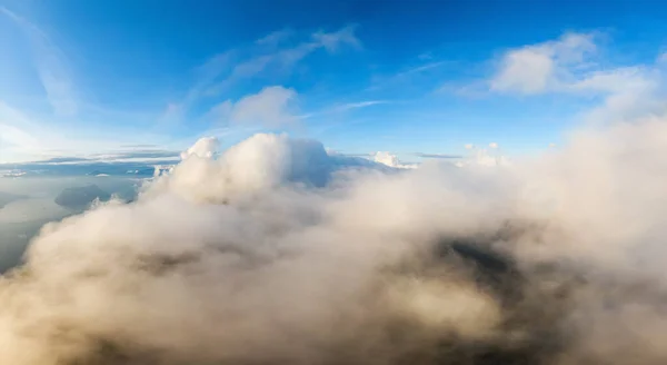 Piękny panoramiczny widok na kanadyjski krajobraz górski — Zdjęcie stockowe