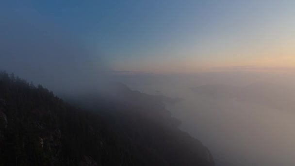 Timelapse. Hermosa vista del paisaje de montaña canadiense — Vídeo de stock