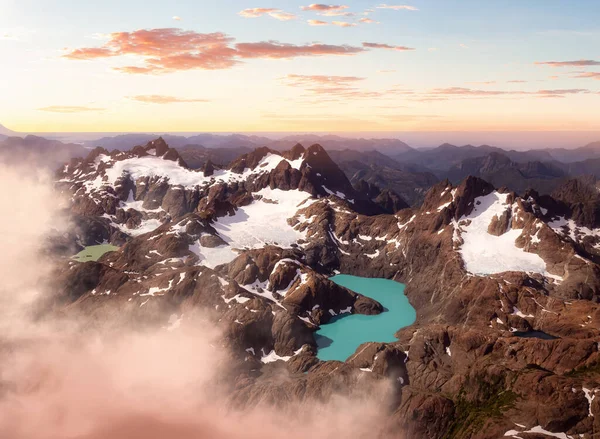 Aerial Canadian Rocky Mountains Paisaje. —  Fotos de Stock