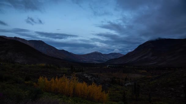 Temps écoulé. Vue de la route panoramique d'en haut — Video