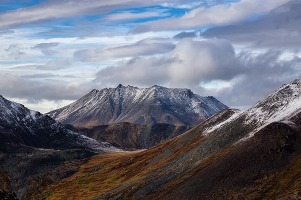 Paisagem canadense em Yukon — Fotografia de Stock