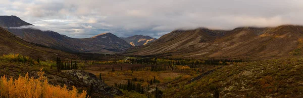 Canadese natuur landschap in Yukon — Stockfoto