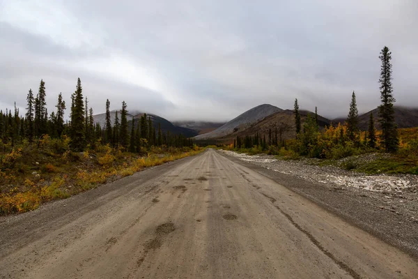 Γραφικός δρόμος στο Yukon, Καναδάς — Φωτογραφία Αρχείου